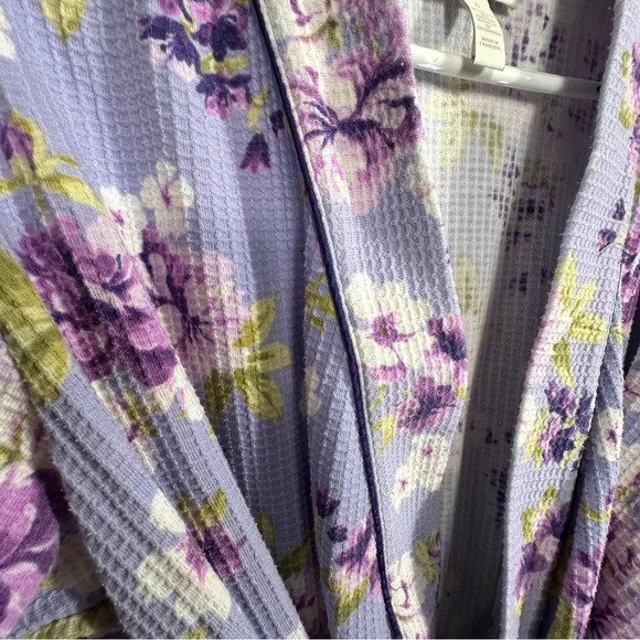 Size large Charter Club waffle bathrobe, attached belt - Picture 6 of 11